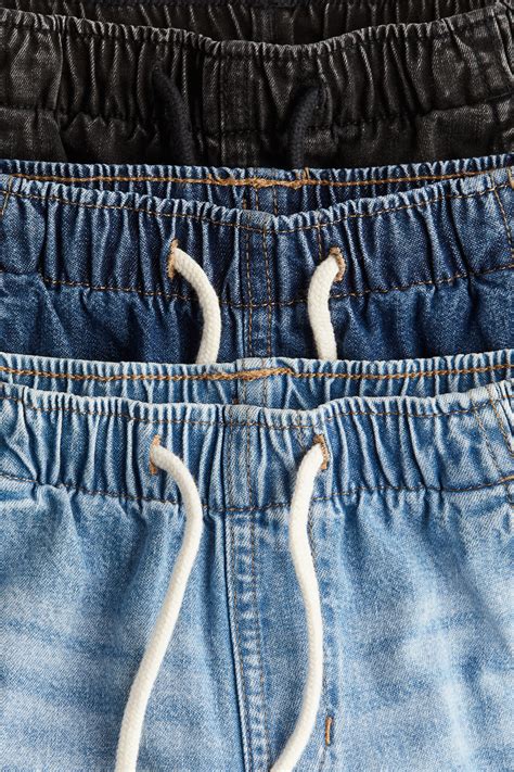 Ukážka rôznych džínsových nohavíc