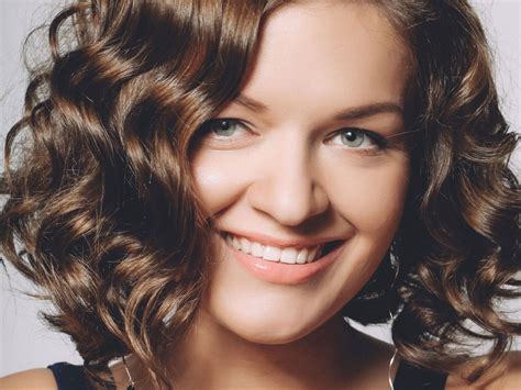 Romantické vlny na krátkych vlasoch