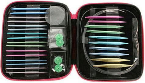 zobrazenie rôznych druhov priadzí a pletacích ihlíc