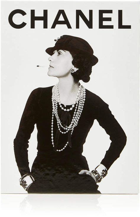 Coco Chanel s malými čiernymi šatami