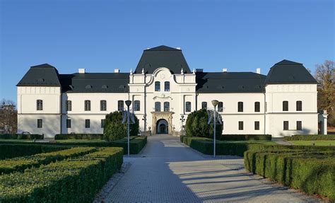 historický kaštieľ v Humennom