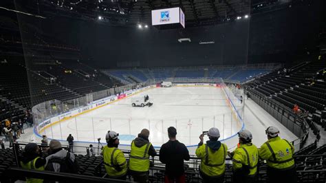Hokejová aréna v Miláne počas olympijských hier