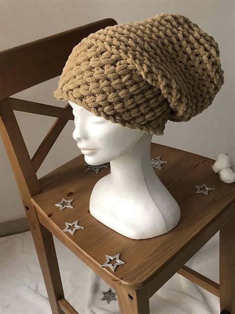 čiapka z kartónu a priadze