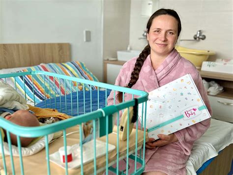 Šťastné bábätko pri kúpeli bez sĺz