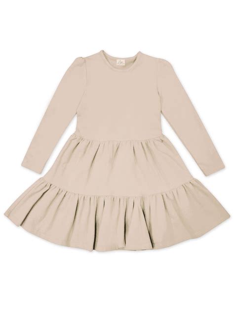 Dievčenské šaty s voľným strihom na rodinnej oslave