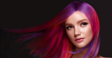 Ilustrácia moderných trendov v strihoch a farbení vlasov