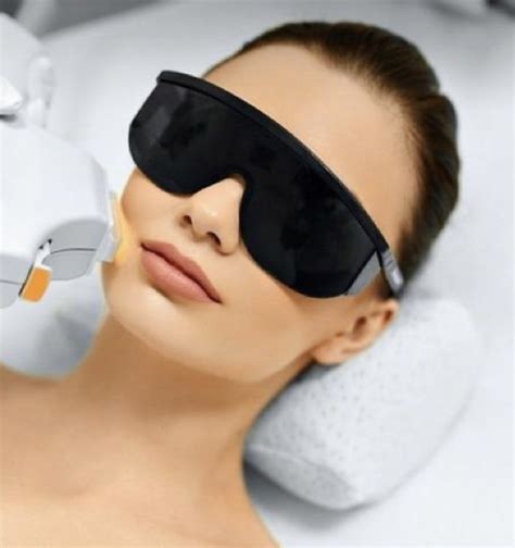 Schéma pôsobenia IPL svetla na pokožku