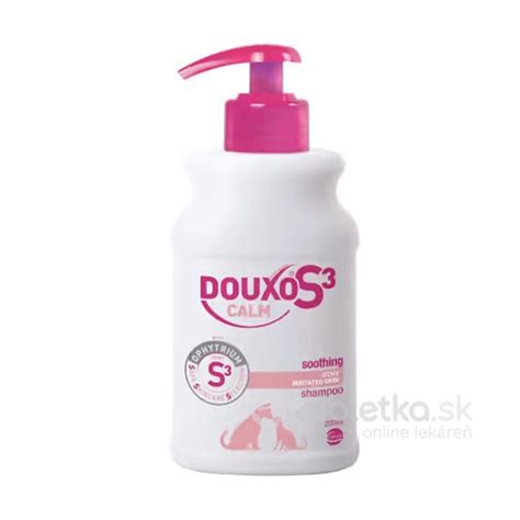fľaša šampónu pre kone v kúpeľni
