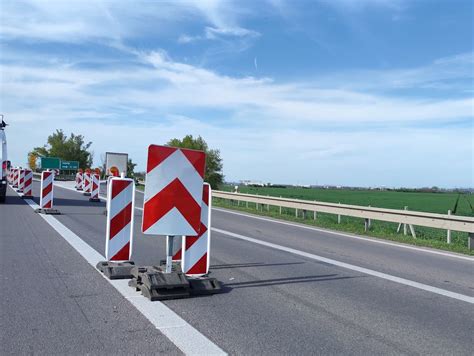 bezpečnostné prvky na pracovnom odeve v blízkosti strojov