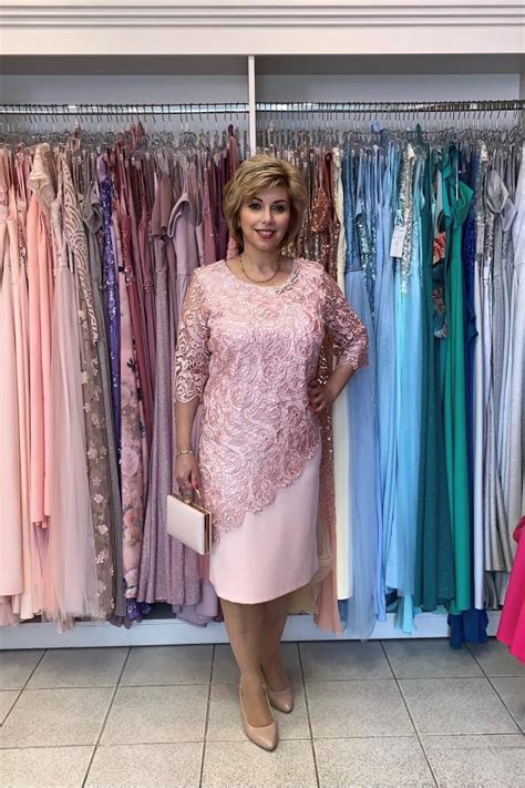 Elegantné spoločenské šaty pre moletky na plese