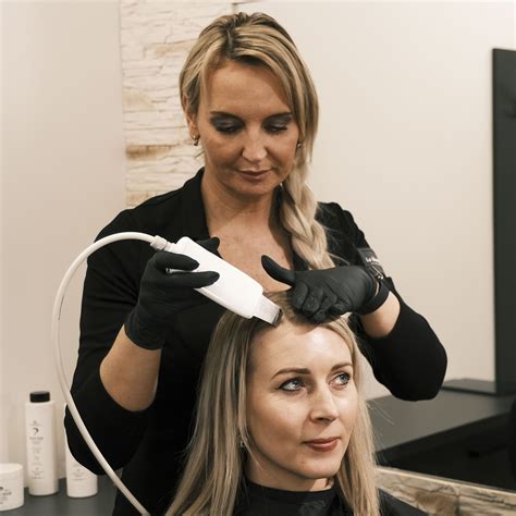 Vlasová diagnostika mikrokamerou a Redken ošetrenie