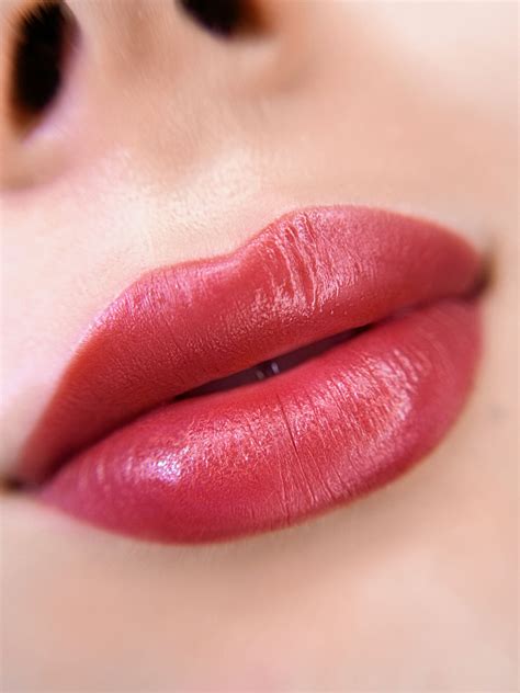 Ukážka permanentného make-upu pier (Lip Blush)