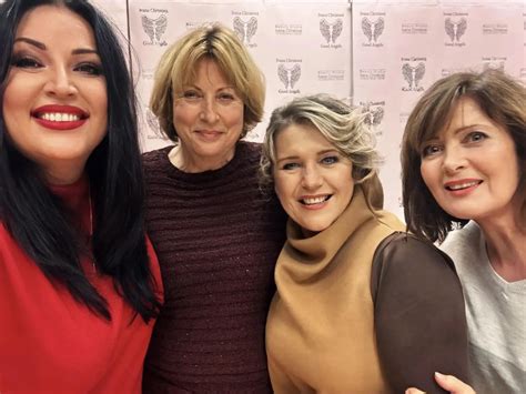 Krátke vlasy s viacfarebným melírom