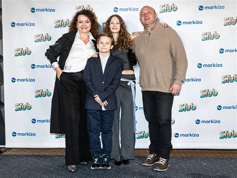 Šťastná zákazníčka s novým účesom