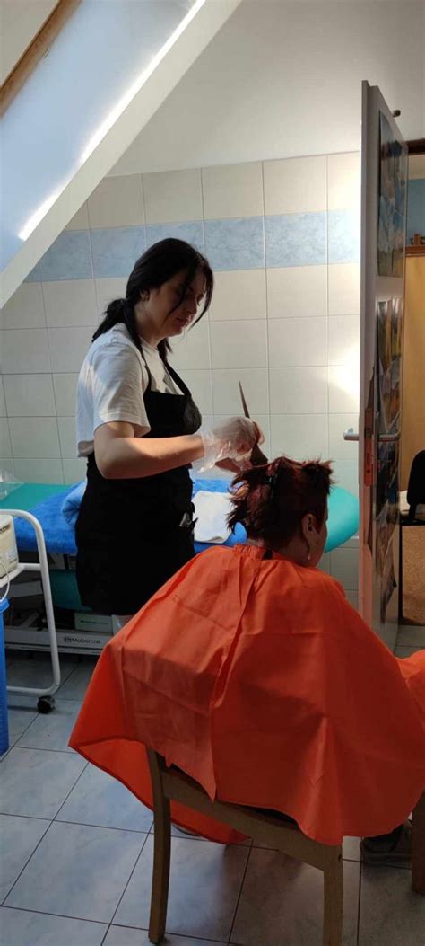 Ilustračné foto kaderníckych služieb