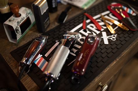 profesionálne barber vybavenie na úpravu brady