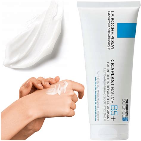 Dermatológ vyšetrujúci podráždenú pokožku