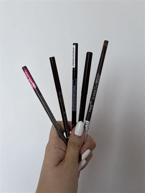 Porovnanie rôznych typov ceruziek na obočie