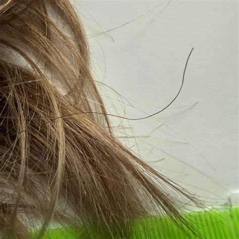 Detailný záber na štruktúru rovných vlasov