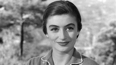 Francúzska žena s elegantným účesom