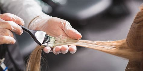 Dámsky strih a farbenie vlasov