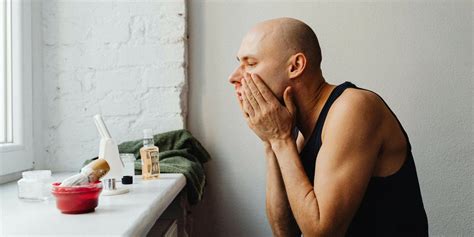 porovnávacia schéma: kolínska voda verzus voda po holení