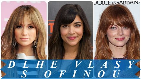 Shaggy strih s vrstvením a bočnou ofinou