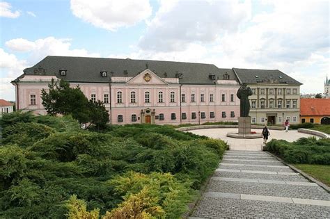 exteriér budovy Mestského Kúpeľa v Nitre